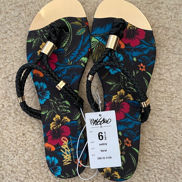 Mossimo Shoes - Flip flops